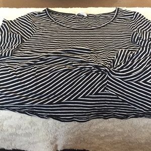 Maurice’s size 2. 3/4 sleeve shirt